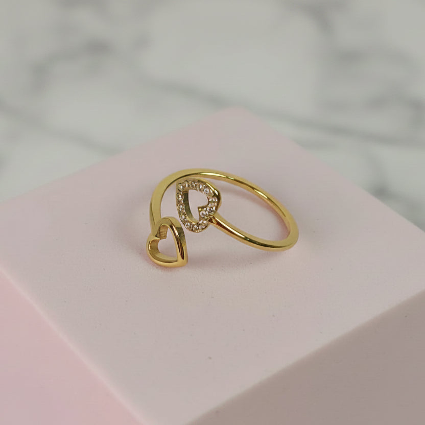 ANILLO 2 CORAZONES LISO Y ZIRCONIAS DORADO