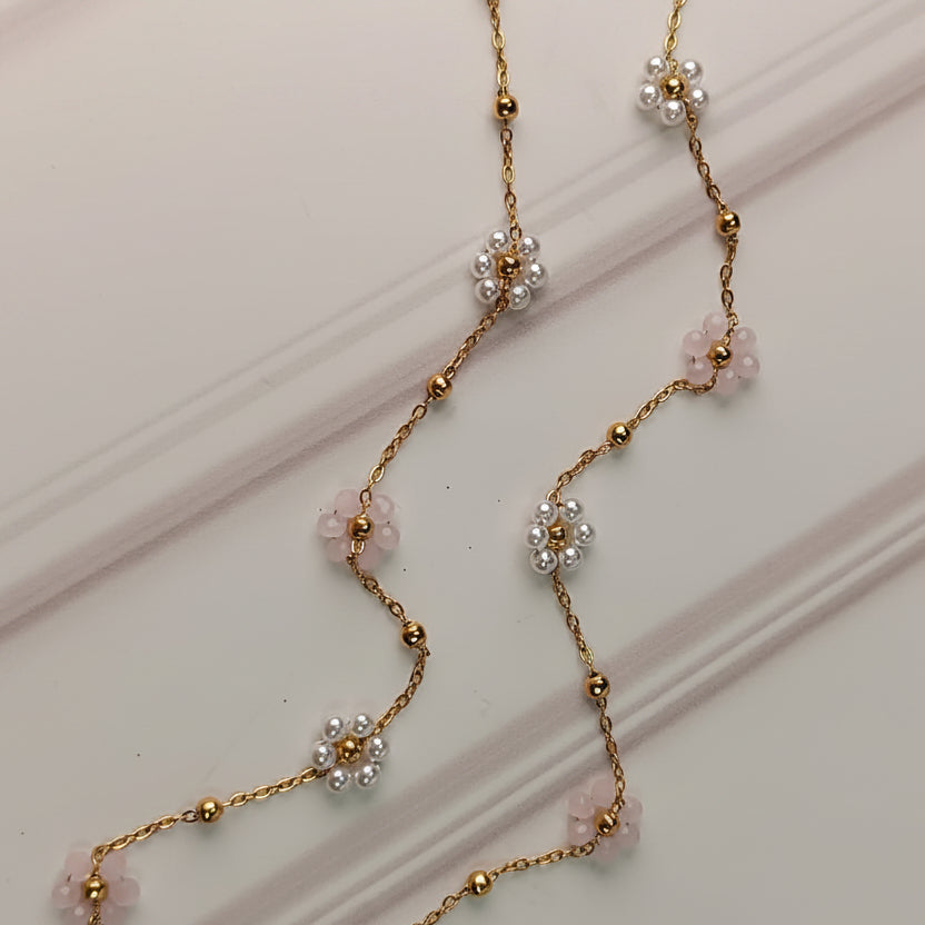 COLLAR FLORES ROSAS Y APERLADAS