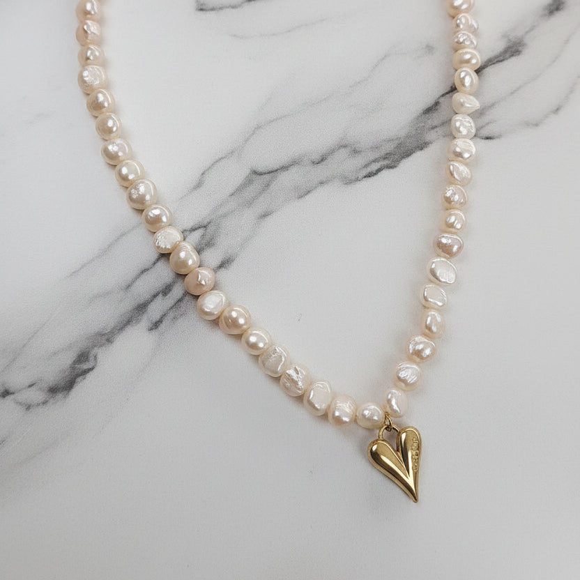 COLLAR PERLA ROSADA LILA CORAZON