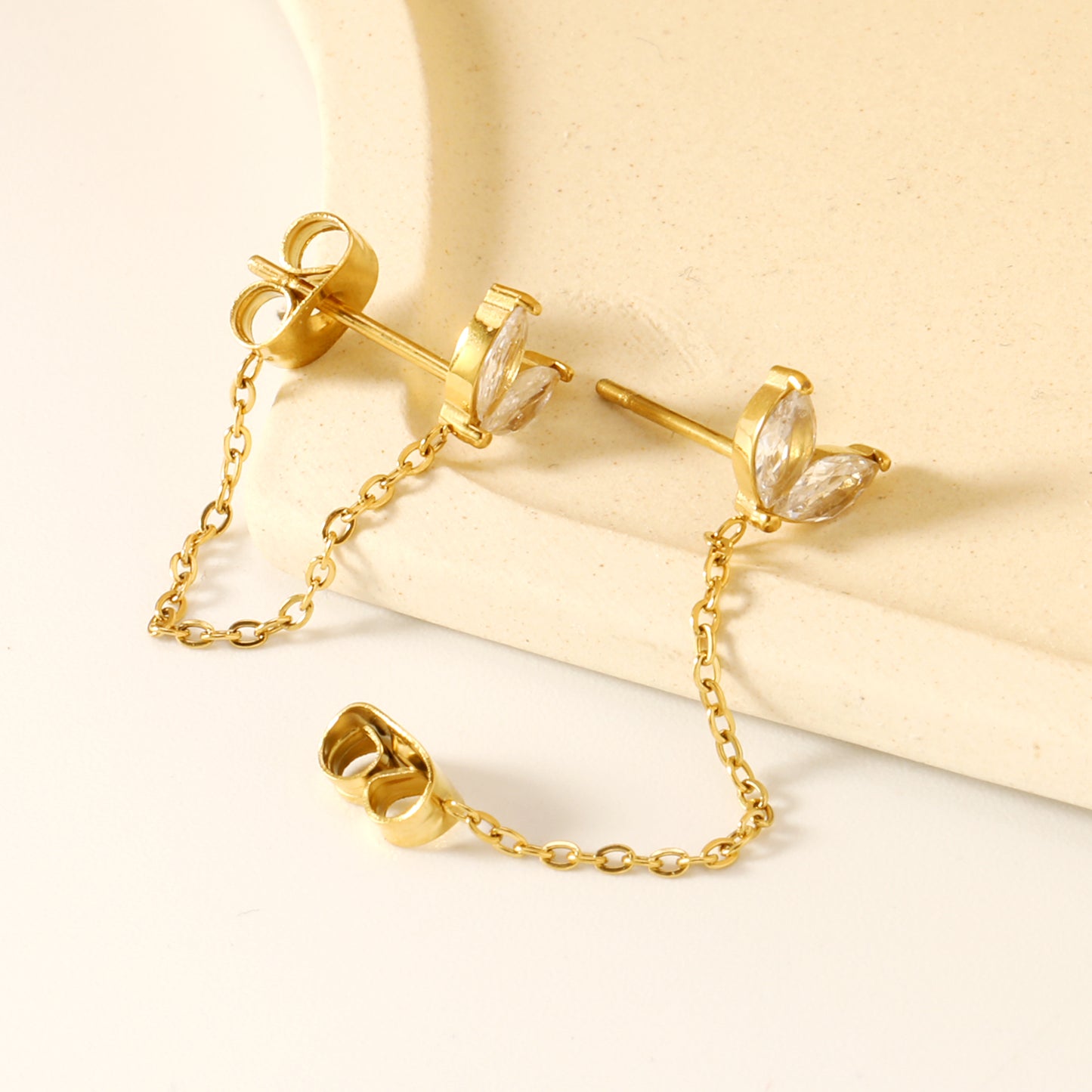 ARETE VECTOR CON CADENA