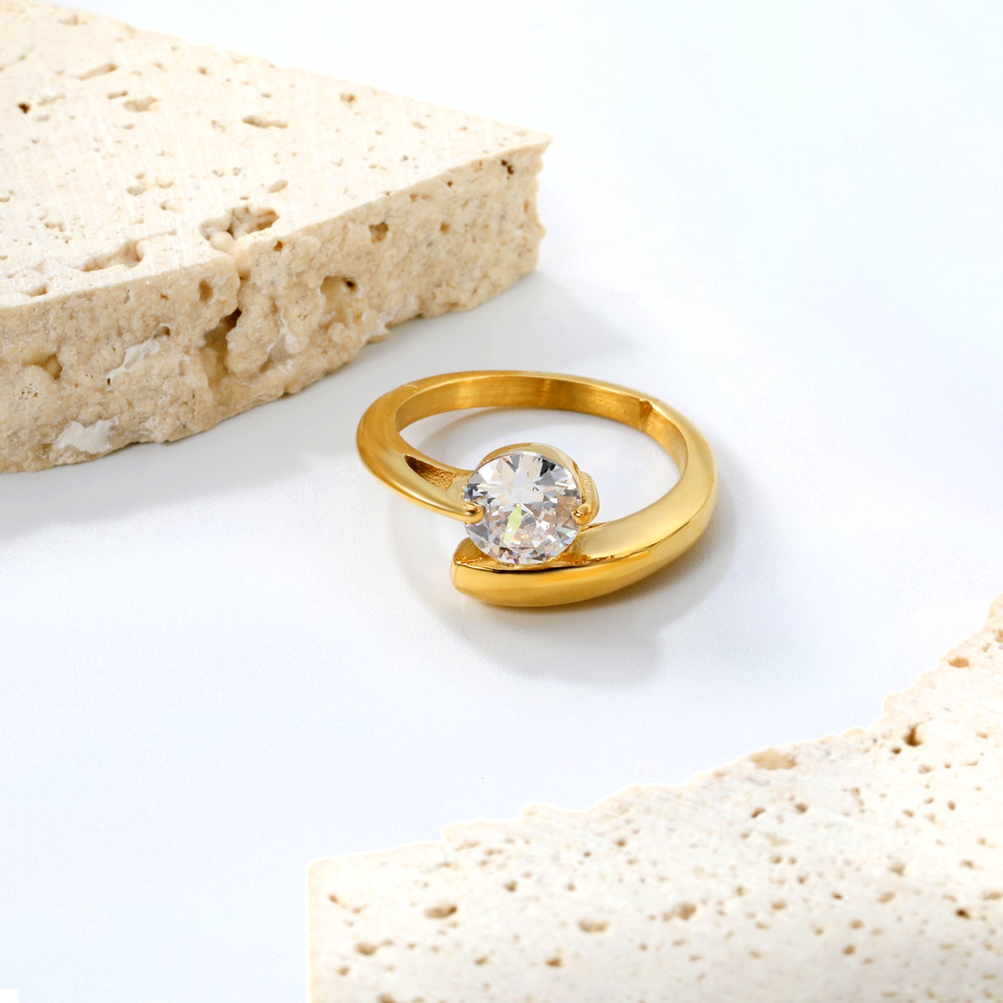 ANILLO ZIRCONIA CIRCULO DORADO T8