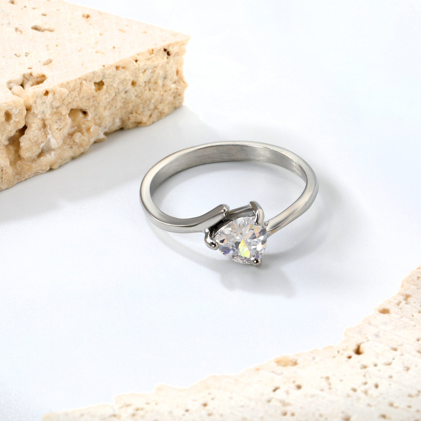 ANILLO ZIRCONIA TRIANGULO BLANCO T6 PLATEADO