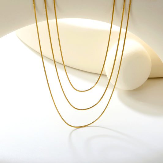 COLLAR TRIPLE COLA DE RATON
