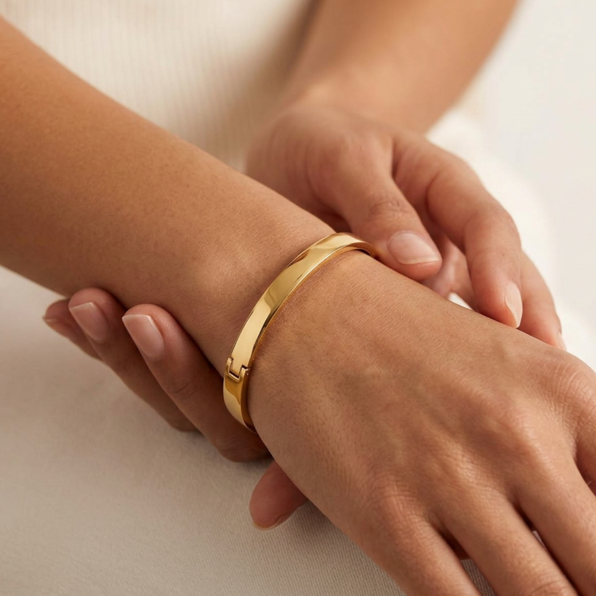 BRAZALETE DORADO LISO