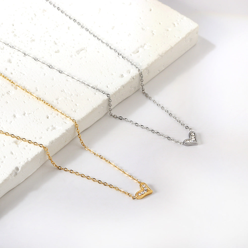 COLLAR MINI CORAZON ZIRCONIAS DORADO