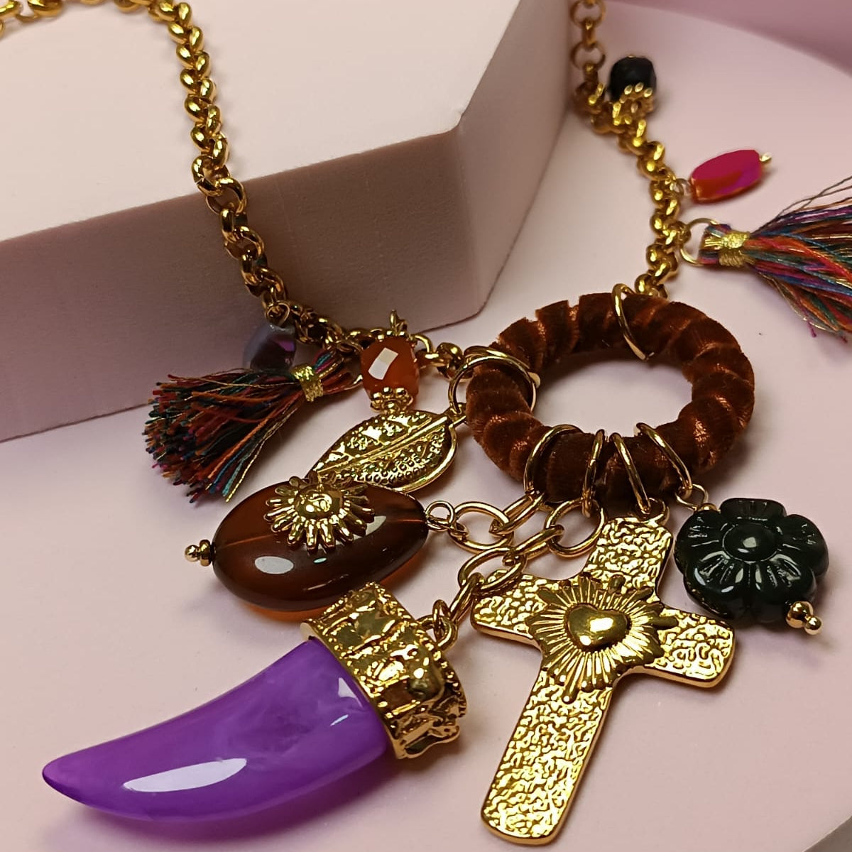 COLLAR COLMILLO MORADO