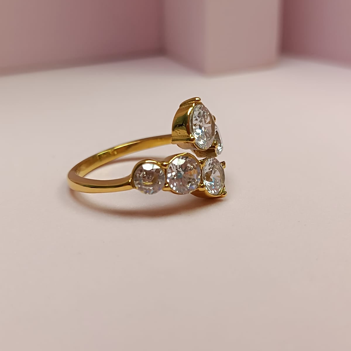 ANILLO 6 ZIRCONIAS REDONDAS