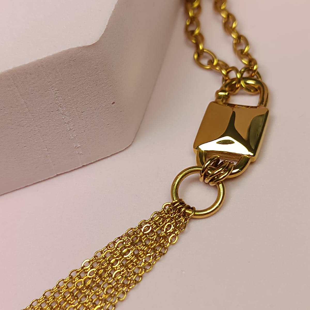COLLAR LARGO CANDADO FLECOS