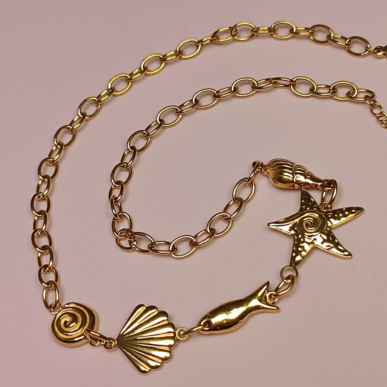 COLLAR DORADO PEZ CONCHA ESTRELLA