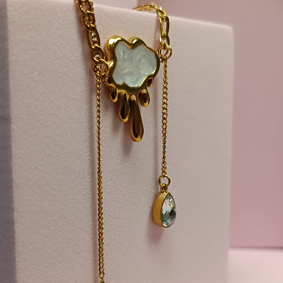 COLLAR NUBE CON LLUVIA