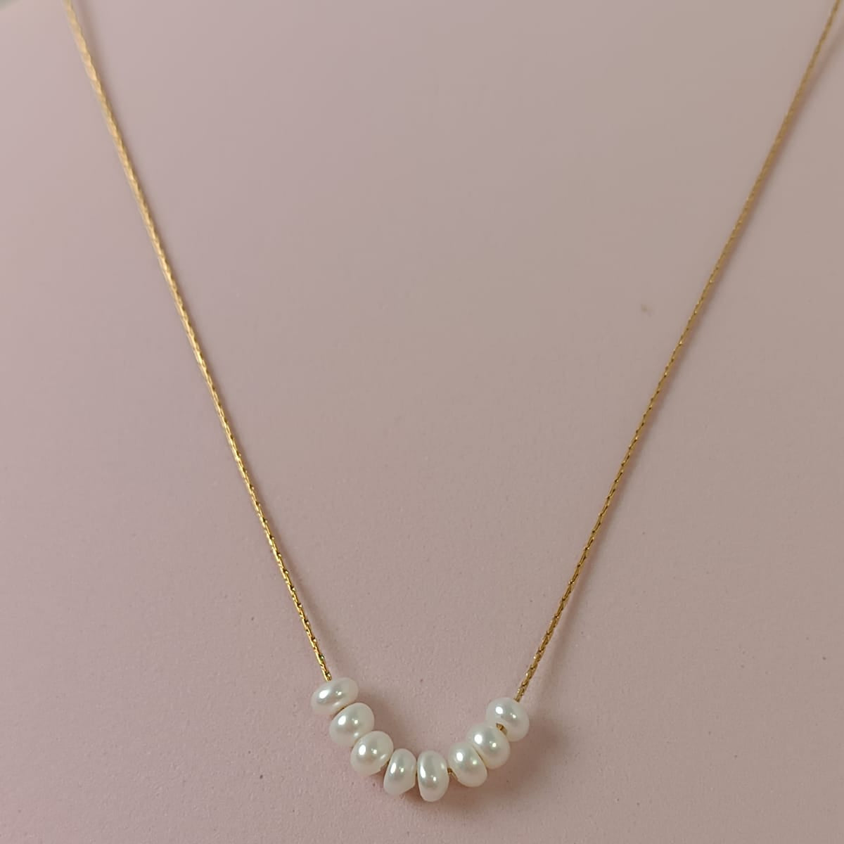 COLLAR HILO MINI PERLAS DORADAS