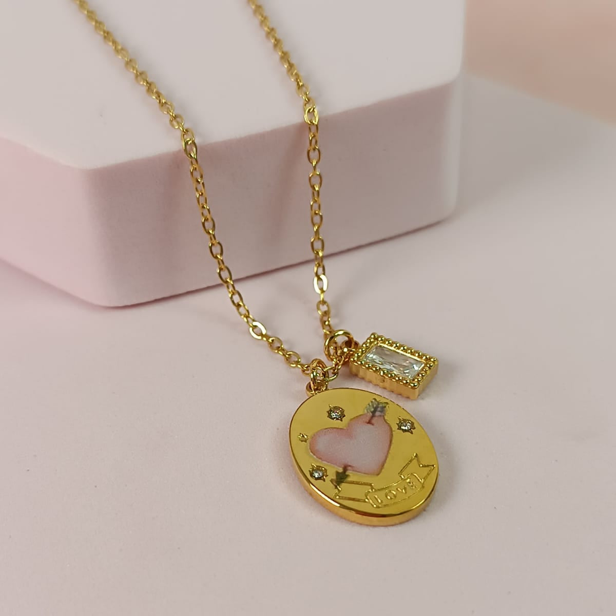 COLLAR MEDALLA CUPIDO LOVE