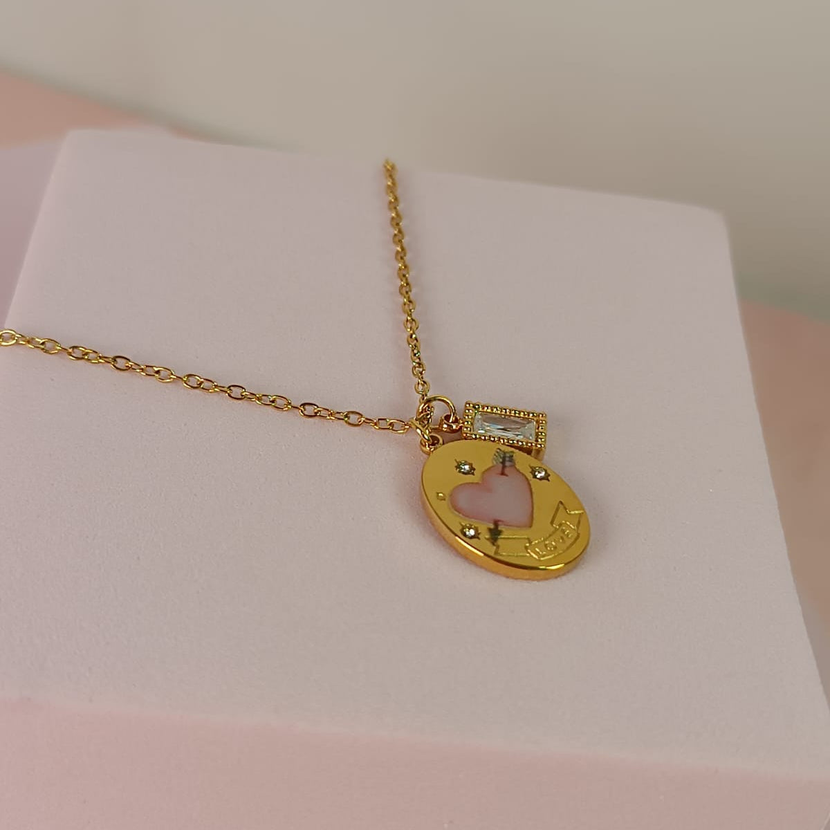 COLLAR MEDALLA CUPIDO LOVE