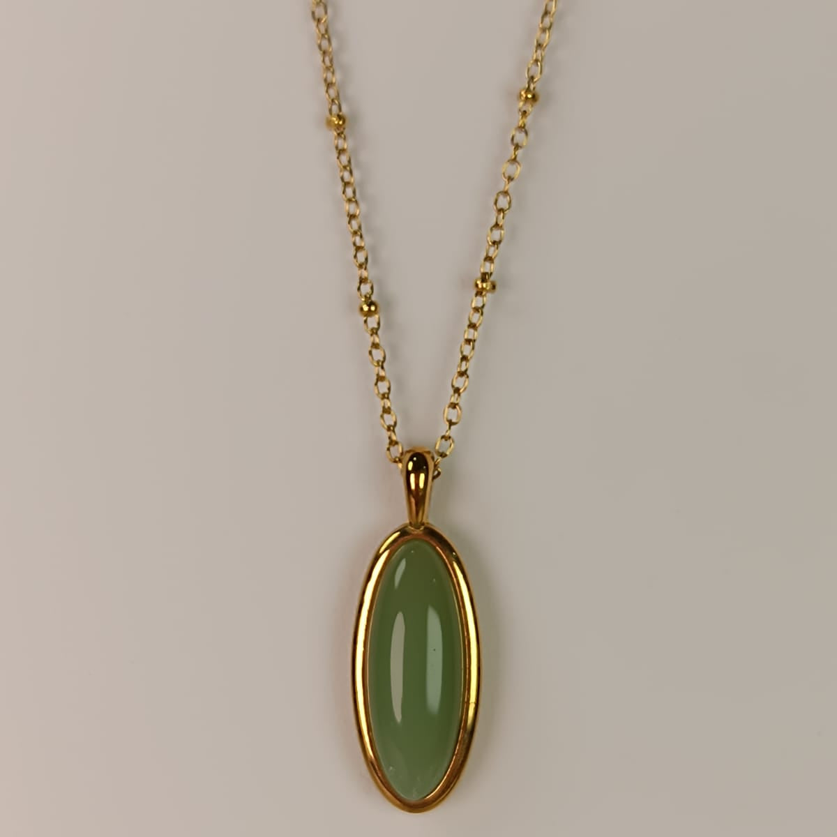 COLLAR PIEDRA VERDE ALARGADA