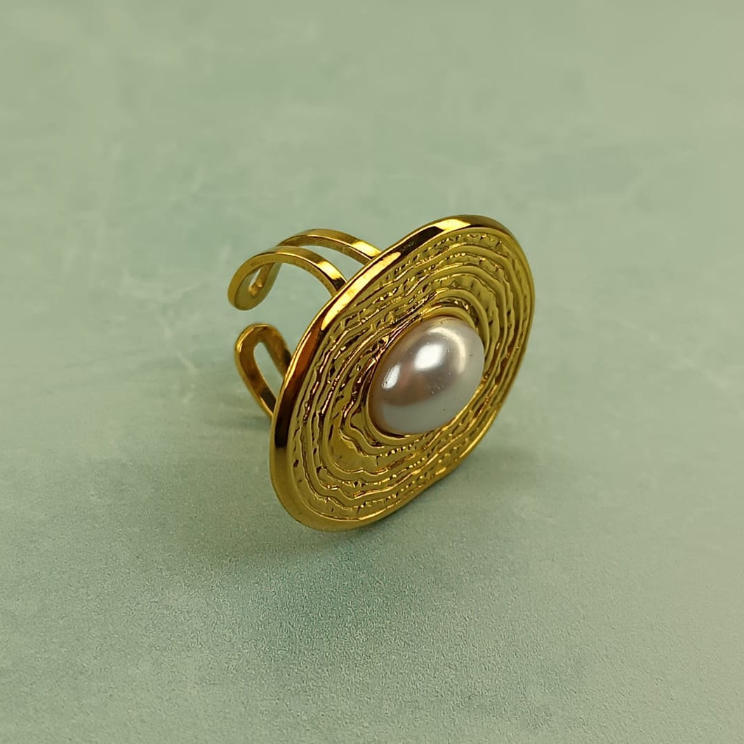 ANILLO OVALO RAYAS PERLA CENTRO