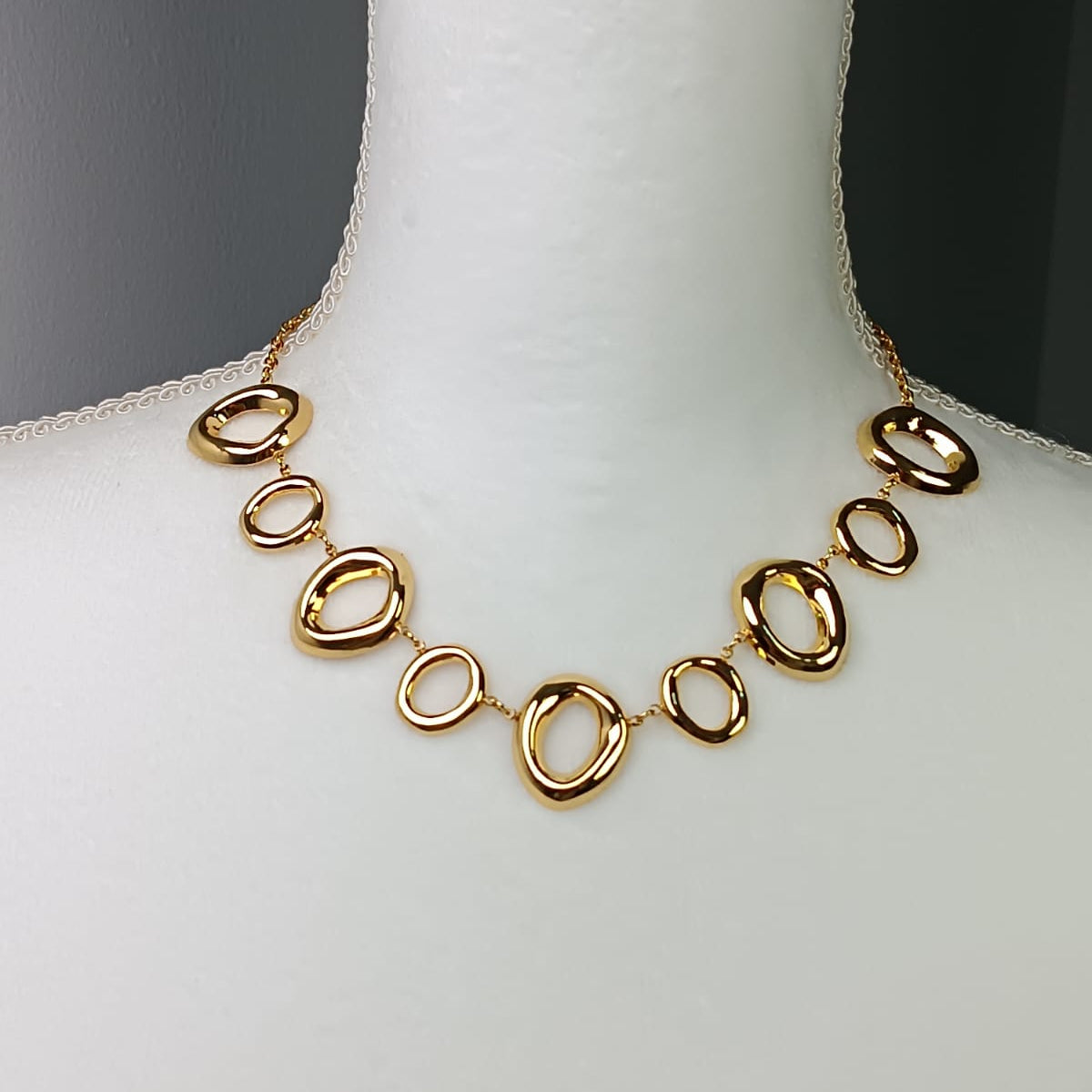 COLLAR  9 OVALOS ASIMETRICOS