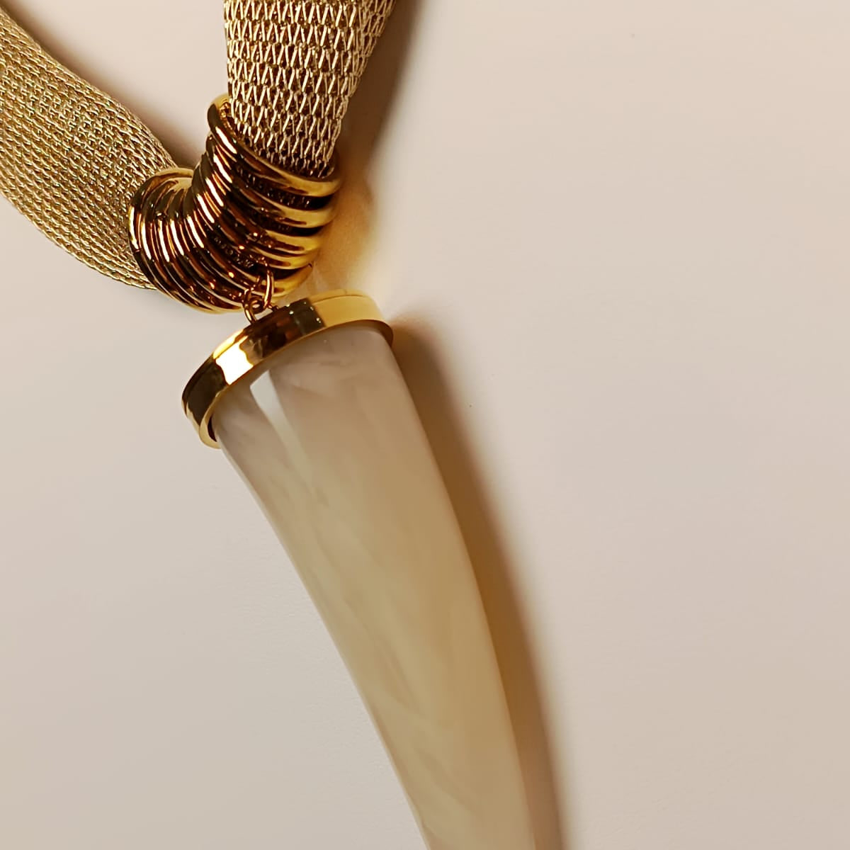 CLL DORADO COLMILLO