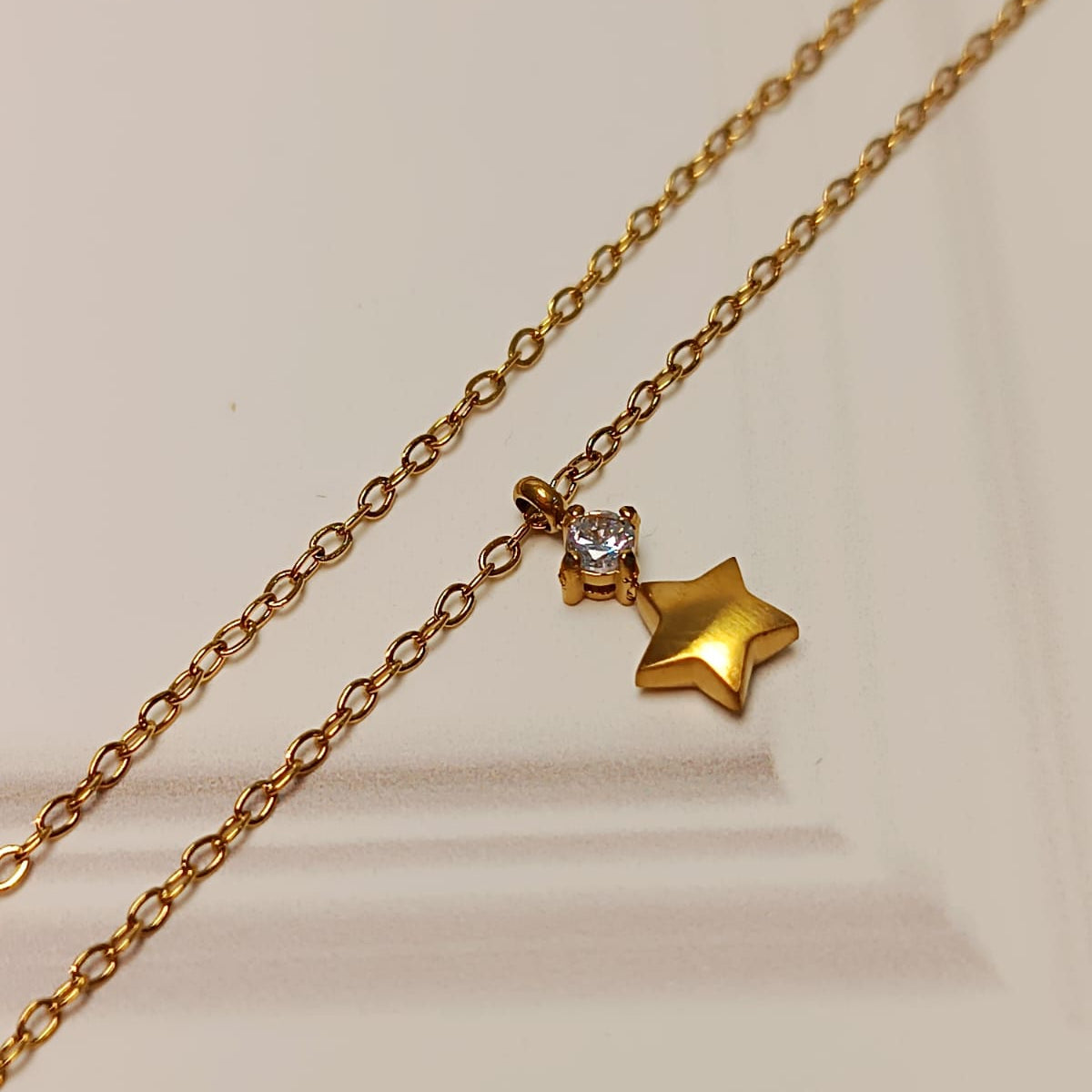 COLLAR ZIRCONIA ESTRELLA COLGANTE DORADO