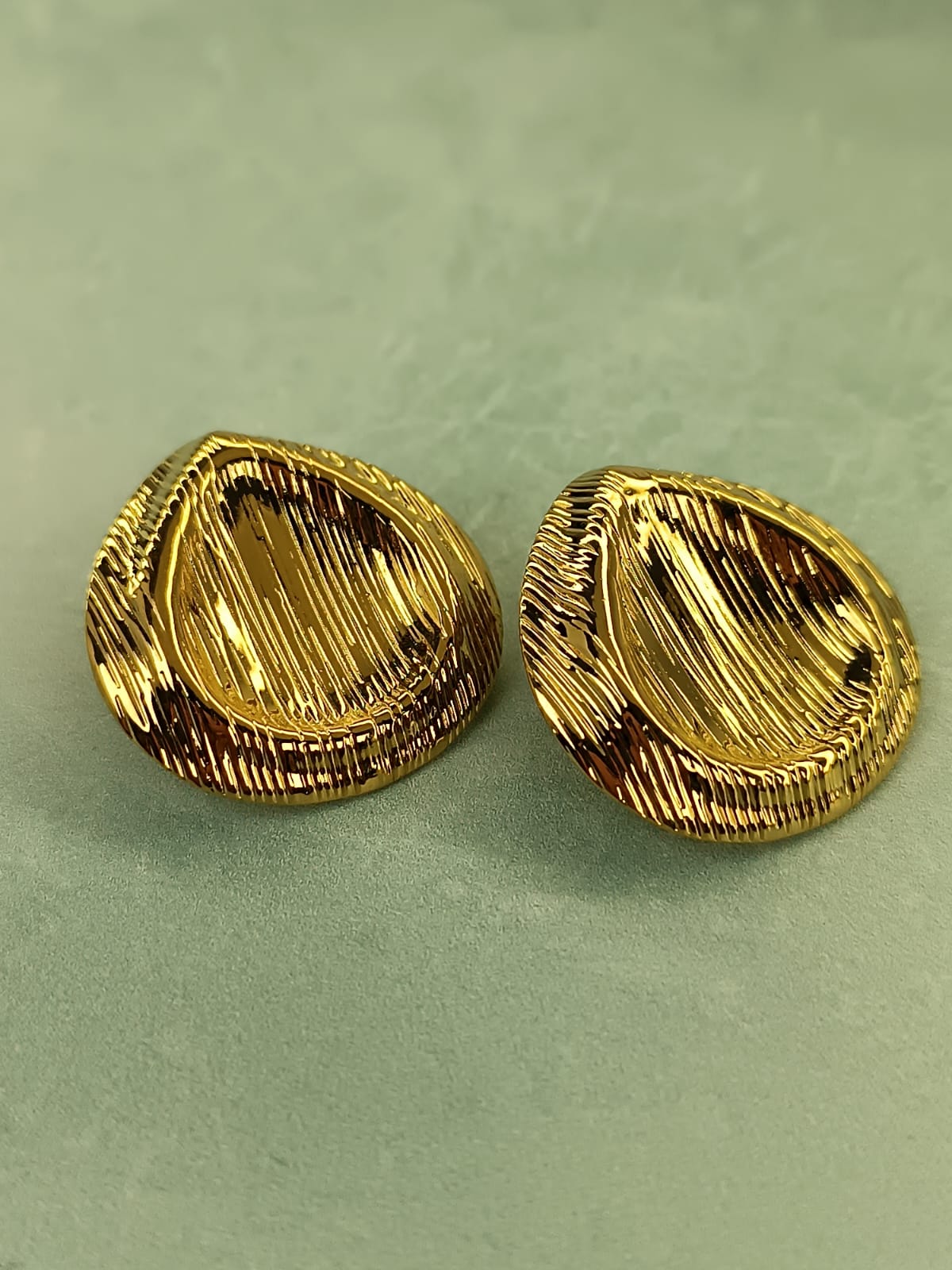 ARETE GOTA MEDIANA RAYADA CONCAVO